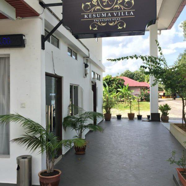 New Kesuma Villa Exclusive Stay Паріт-Раджа Екстер'єр фото
